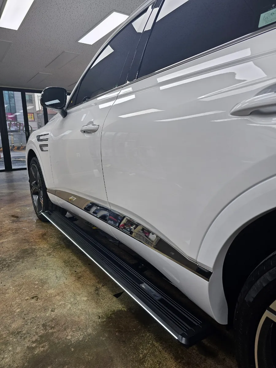 Genesis GV80 body kit - Genesis GV80 Electric Side Steps Review — Enhanced Access photo 3