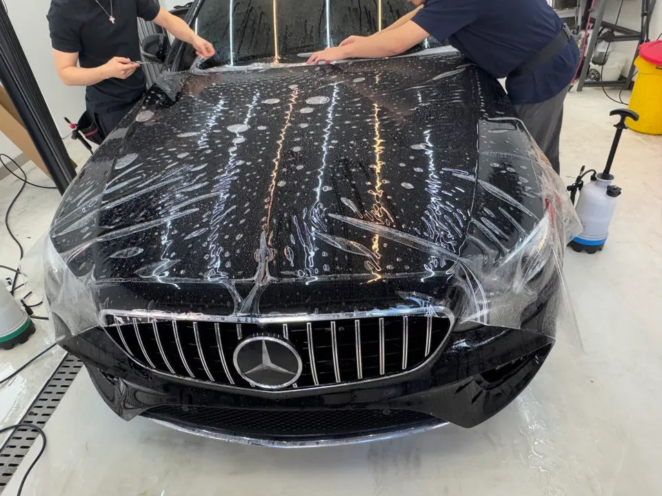 Mercedes-Benz EクラスのPPF施工事例|費用目安・仕上がり 施工写真 1-2