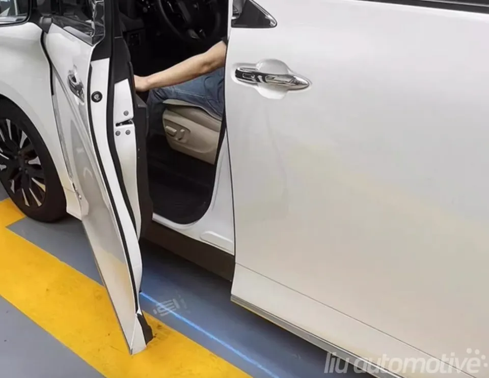 Toyota Alphard oem options - Toyota Alphard Soft Closing Doors Review — Enhanced Convenience photo 4