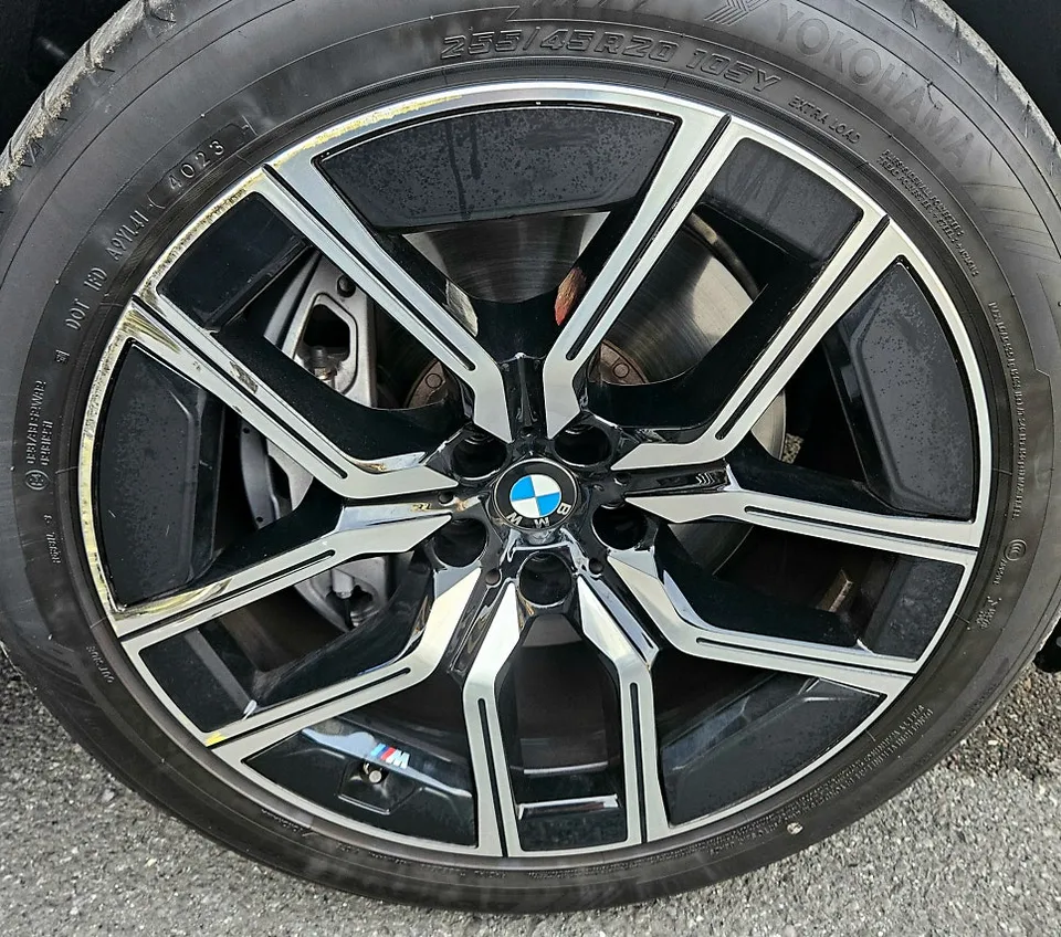BMW 7 Series Wheel Repair Review: CNC Diamond Cutting & Powder Co photo 4