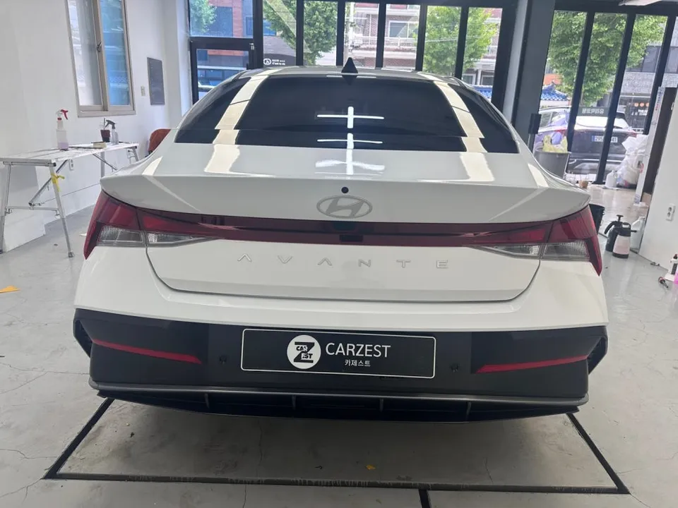 Hyundai Elantra CN7のカーラッピング事例 施工写真 5
