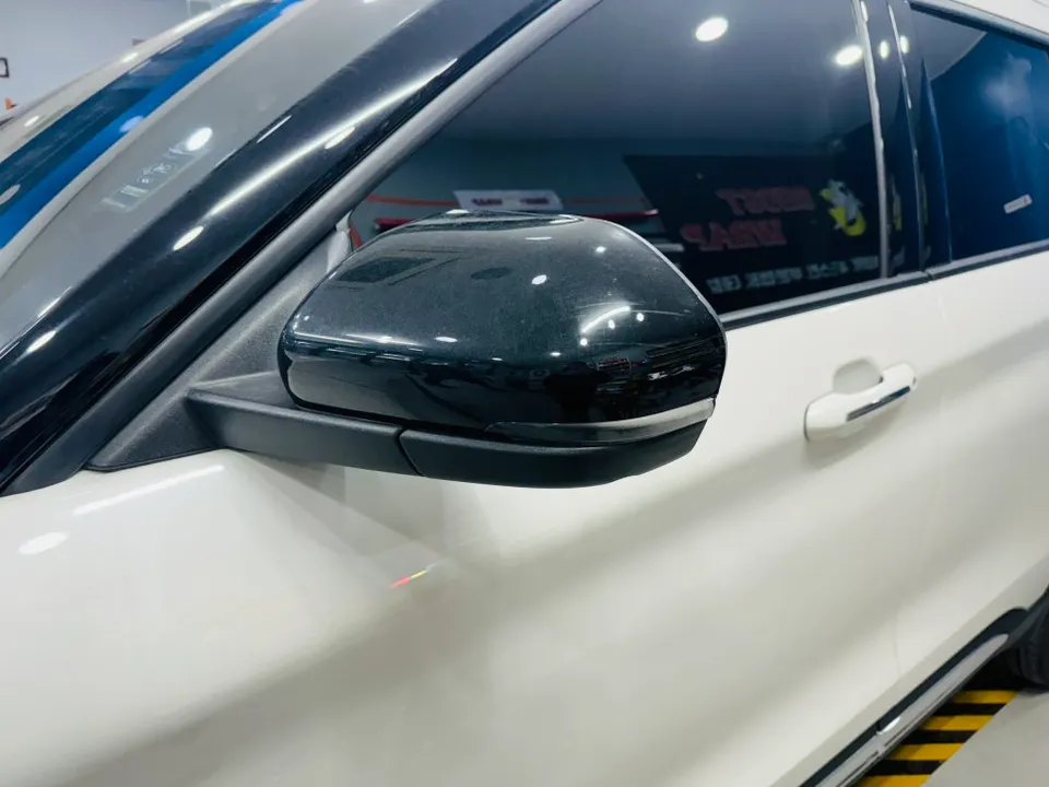 Ford Explorerのカーラッピング事例|費用目安・仕上がり 施工写真 3-1