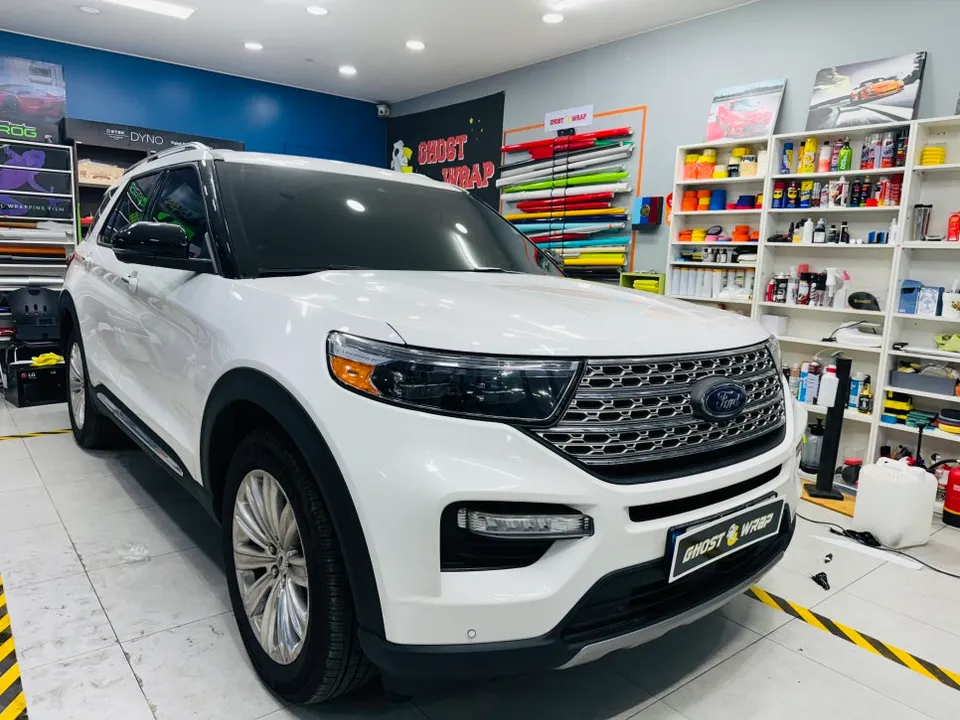 Ford Explorerのカーラッピング事例|費用目安・仕上がり 施工写真 2-3