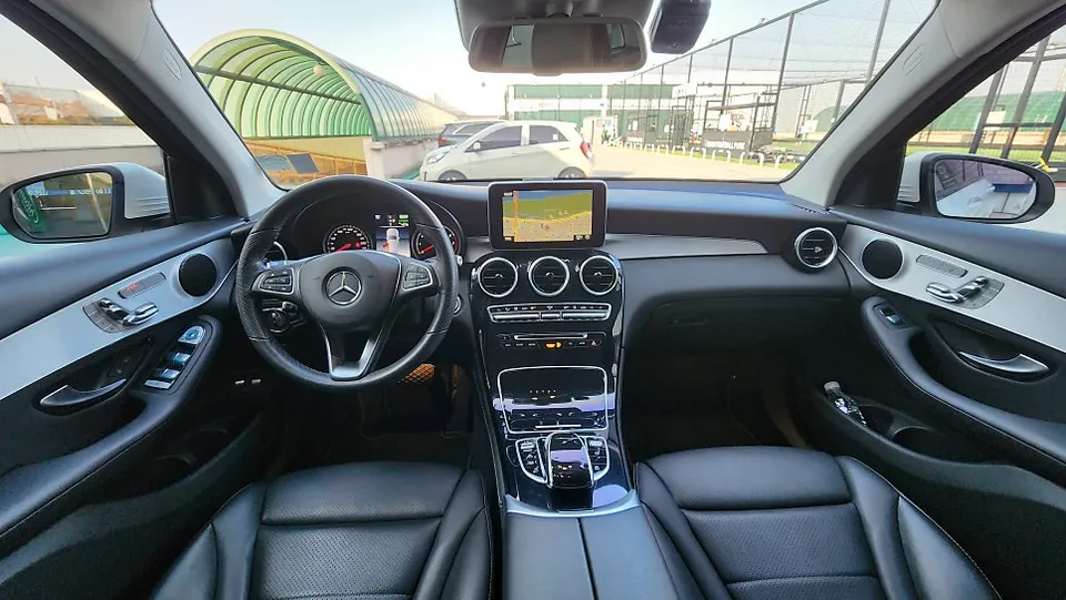 Mercedes-Benz GLC ambient lighting - Mercedes-Benz GLC Ambient Lighting Review: Cost & Results photo 3