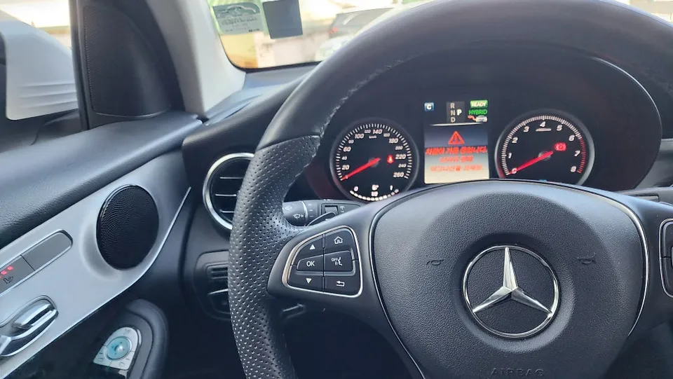 Mercedes-Benz GLC ambient lighting - Mercedes-Benz GLC Ambient Lighting Review: Cost & Results photo 4