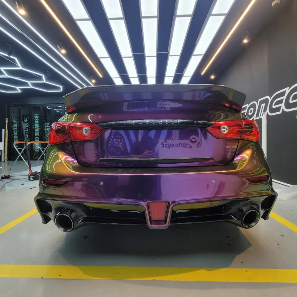 Infiniti Q50のカーラッピング事例|宇宙のような輝き 施工写真 1-3