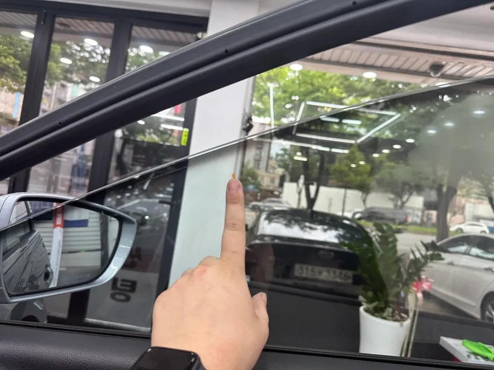 Hyundai Grandeur HGのカーフィルム施工事例|費用目安・仕上がり 施工写真 1-3
