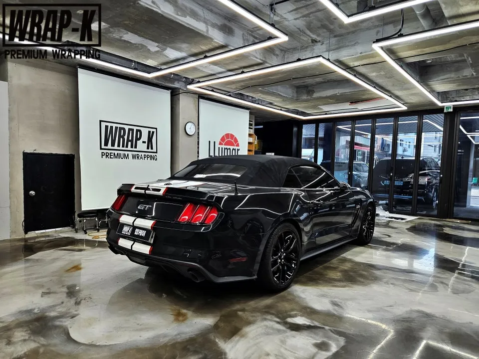 Ford Mustangのカーラッピング事例|費用目安・仕上がり 施工写真 3-1