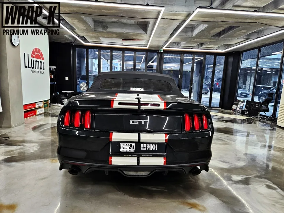 Ford Mustangのカーラッピング事例|費用目安・仕上がり 施工写真 1-2