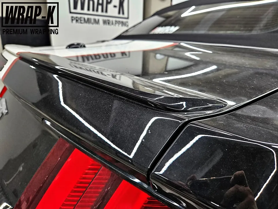 Ford Mustangのカーラッピング事例|費用目安・仕上がり 施工写真 2-3