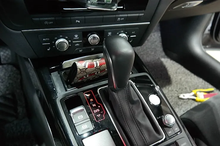 Audi RS steering wheel - Audi RS Steering Wheel Customization Review photo 3