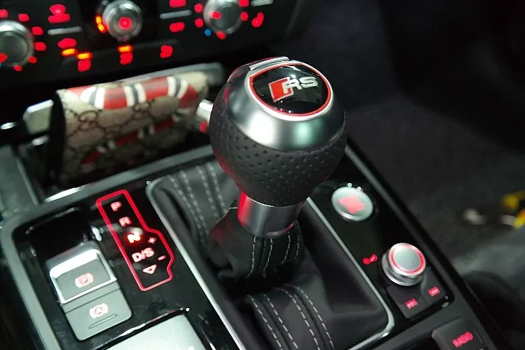 Audi RS steering wheel - Audi RS Steering Wheel Customization Review photo 5