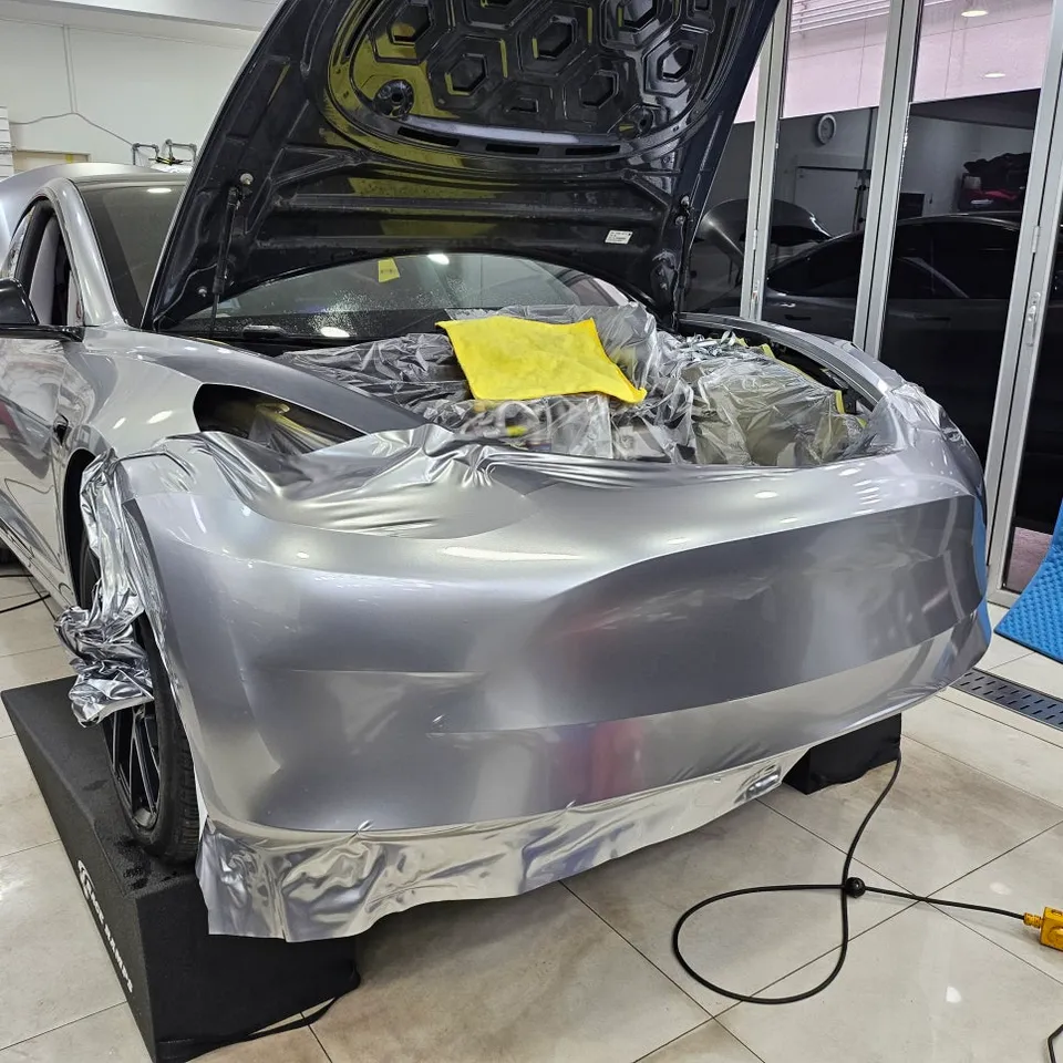 Tesla Model 3のカーラッピング事例|GTシルバー再施工 施工写真 3-3