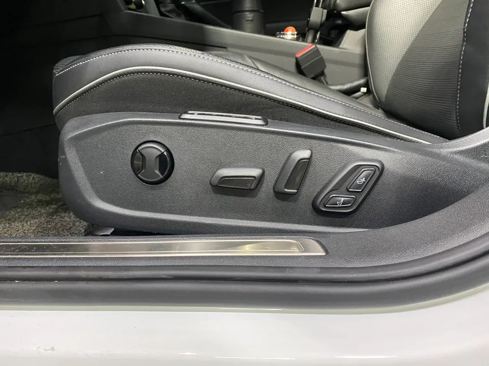 Volkswagen Arteon oem options - Volkswagen Arteon Wireless Walk-In & Full Coding Review photo 3