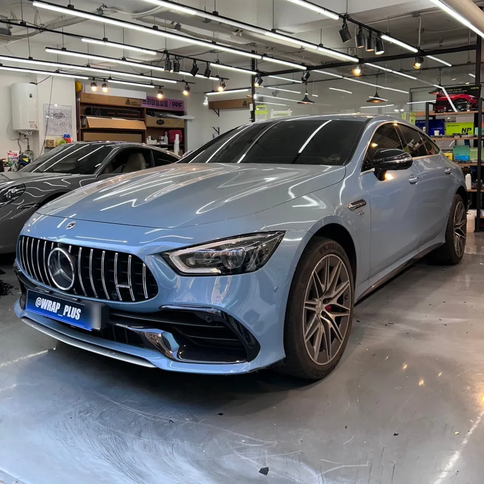 Mercedes-Benz AMG GTのカーラッピング事例:アイボリーホワイト 施工写真 3-1