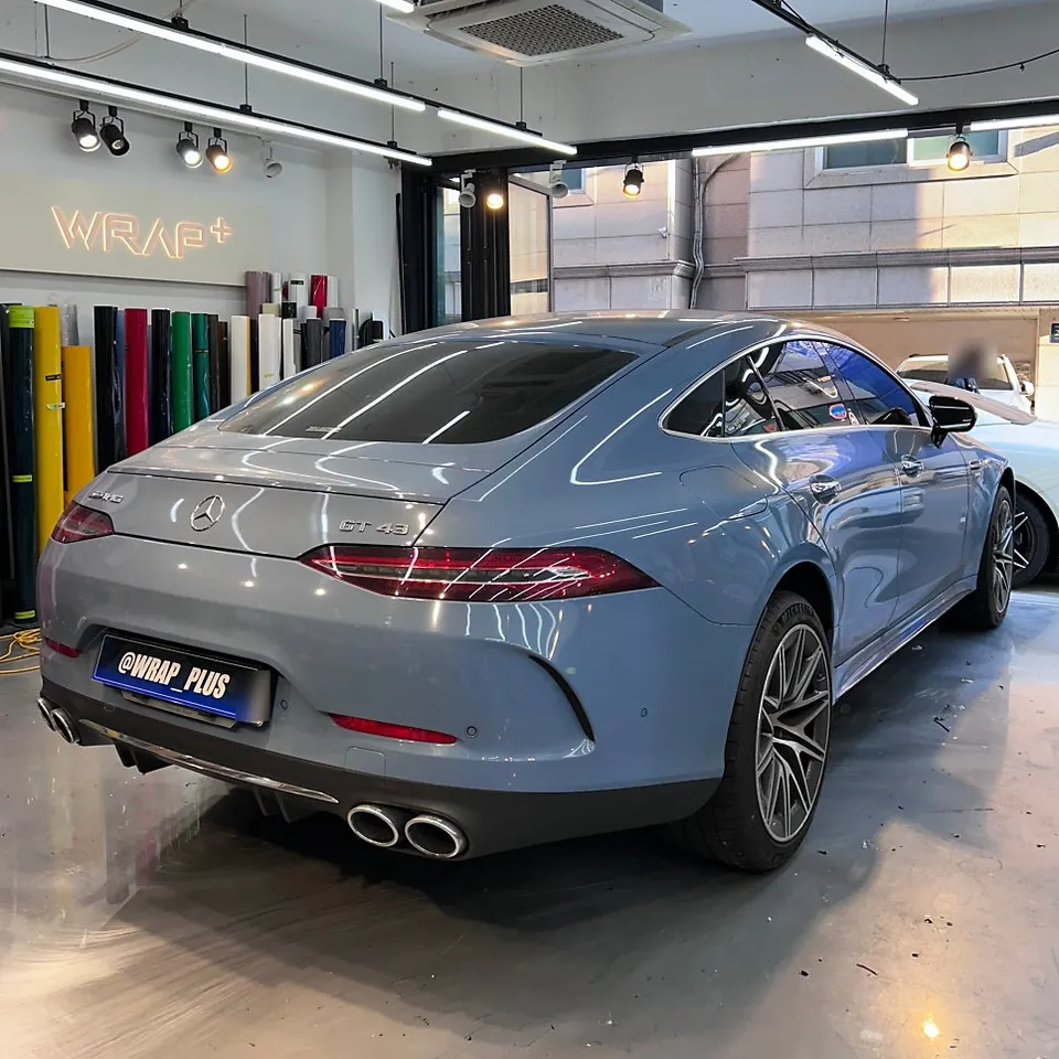 Mercedes-Benz AMG GTのカーラッピング事例:アイボリーホワイト 施工写真 3-2