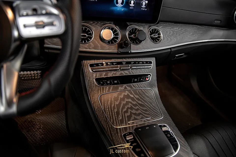 Mercedes-Benz CLS interior customization - Mercedes-Benz CLS Interior Customization Review — Enhanced Luxury photo 3