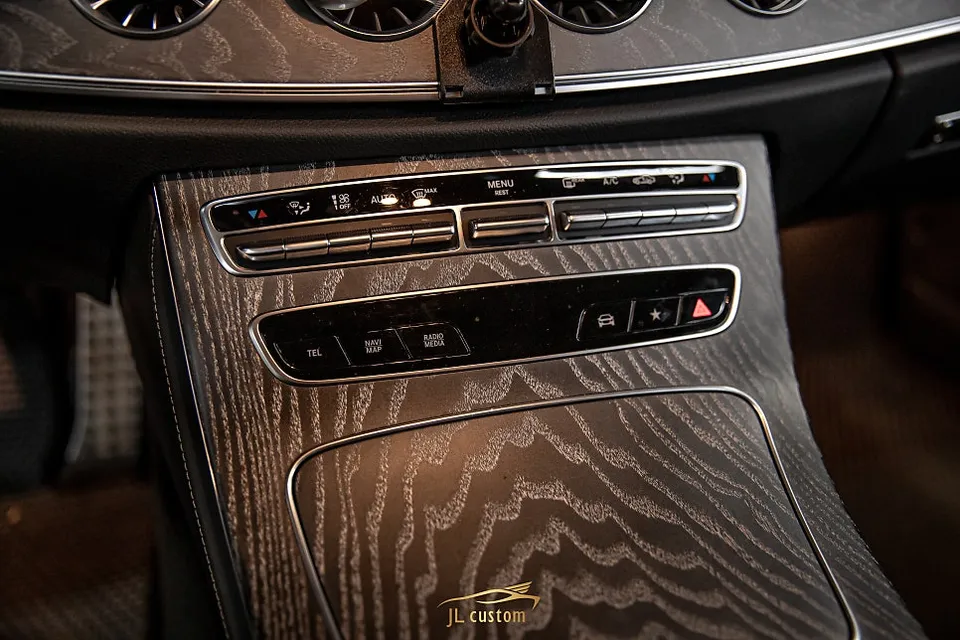 Mercedes-Benz CLS interior customization - Mercedes-Benz CLS Interior Customization Review — Enhanced Luxury photo 4