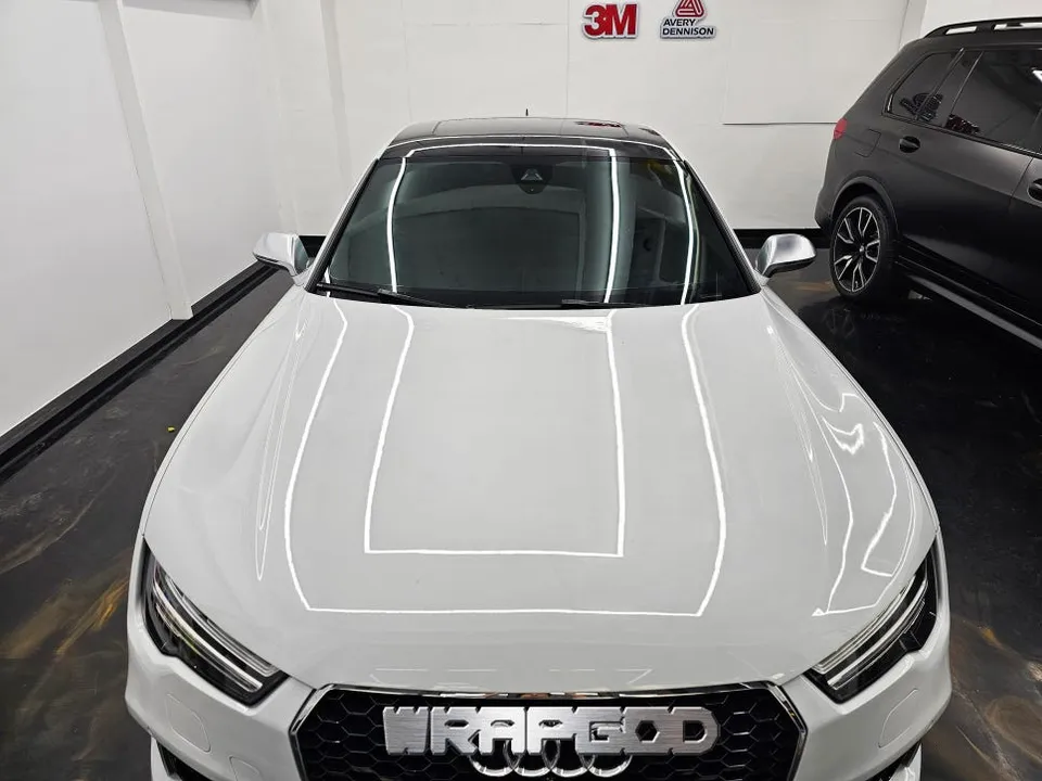 Audi A7のカーラッピング事例|3Mグロスブラックで高級感をプラス 施工写真 1-3