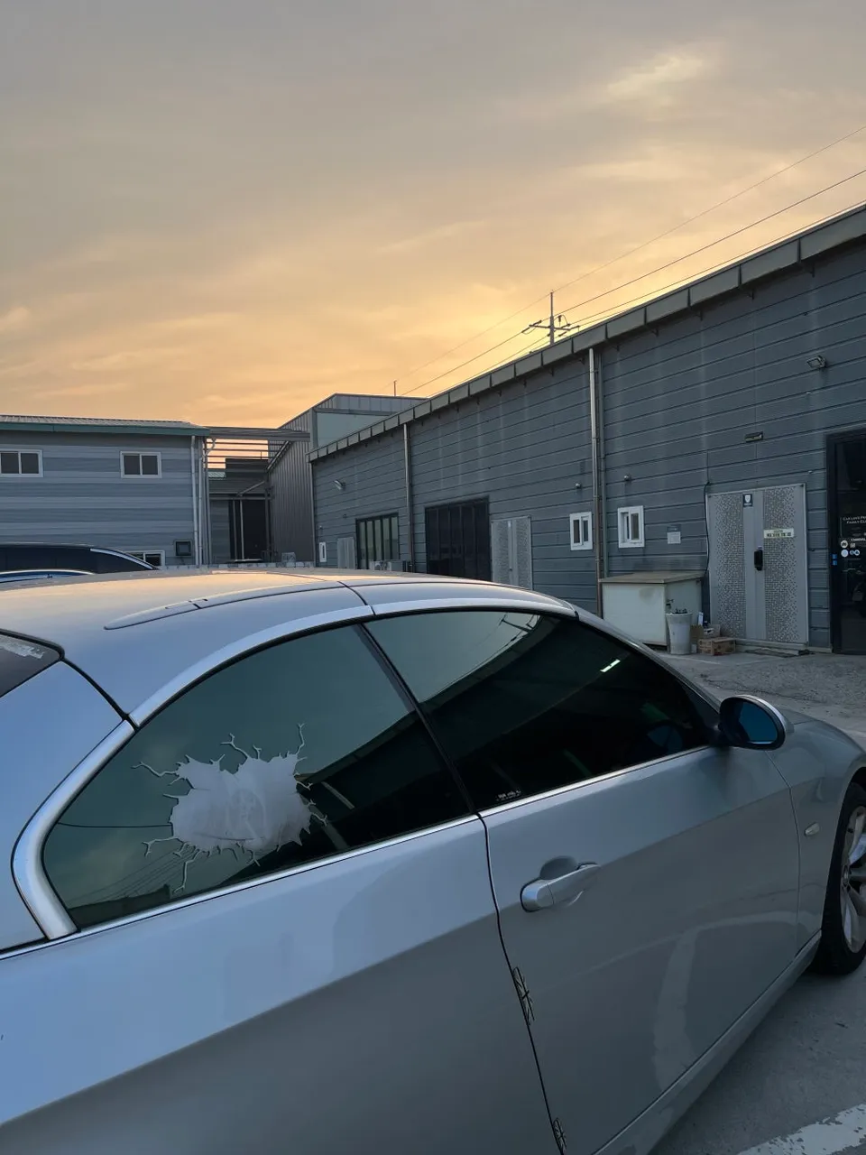 BMW 3 Seriesのカーフィルム施工事例|費用目安・仕上がり 施工写真 3-1