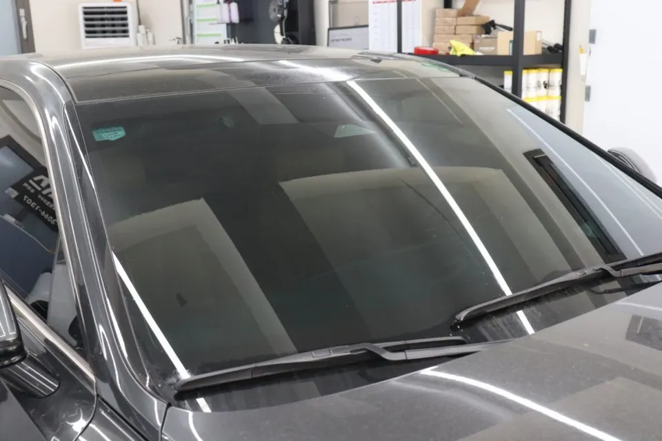 Hyundai Grandeur GN7 window tinting - Hyundai Grandeur GN7 Window Tinting Re-application Review photo 3