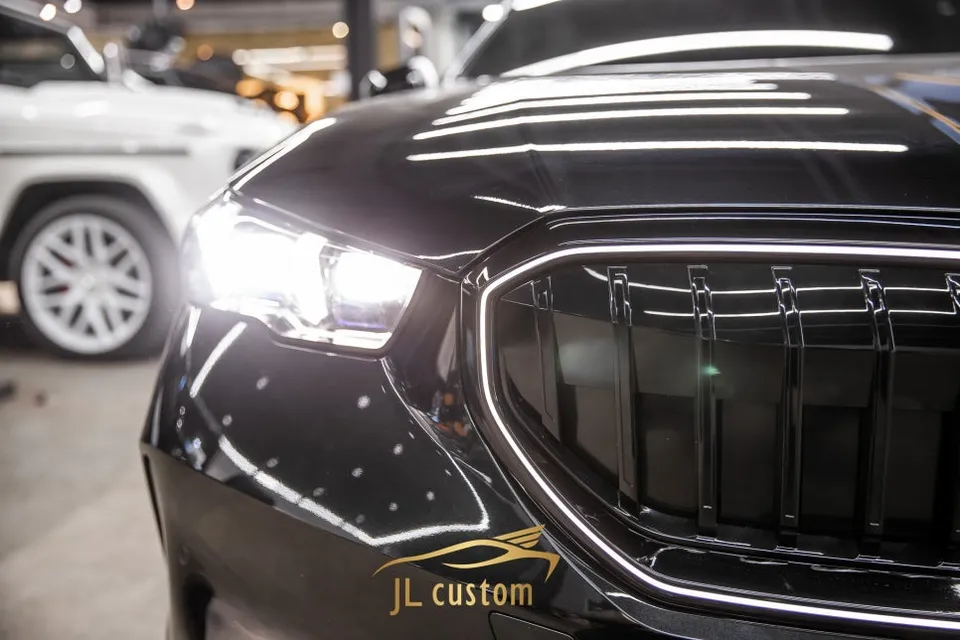 BMW 520i G30 ambient lighting - BMW 520i Ambient Lighting Review: Iconic Glow Upgrade photo 3