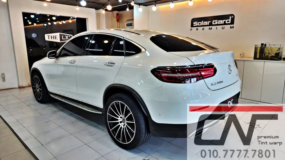 Mercedes-Benz GLC Coupeのカーフィルム再施工事例 施工写真 2-1