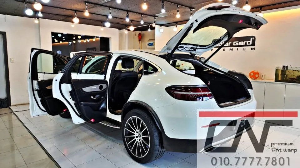 Mercedes-Benz GLC Coupeのカーフィルム再施工事例 施工写真 2-2