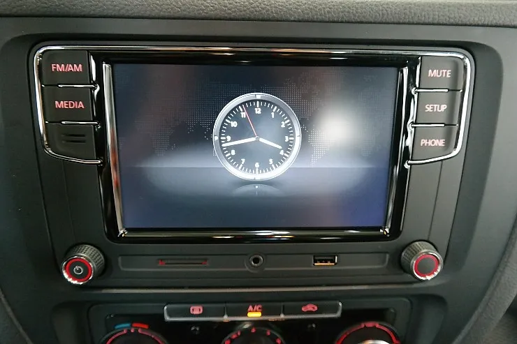 Volkswagen Jetta car audio - Volkswagen Jetta RCD330 Audio Upgrade Review photo 5
