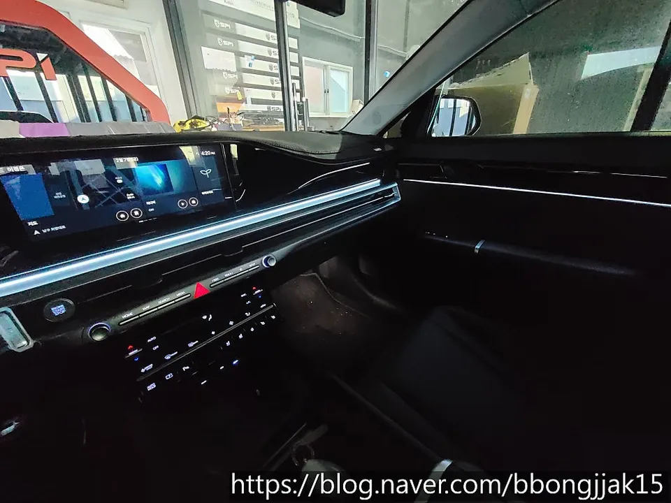 Hyundai Grandeur GN7 ambient lighting - Hyundai Grandeur GN7 Ambient Lighting Review: Cost & Results photo 4