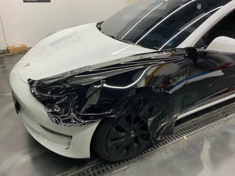 Tesla Model 3のカーラッピング事例｜3Mマットブラック 施工写真 3-2