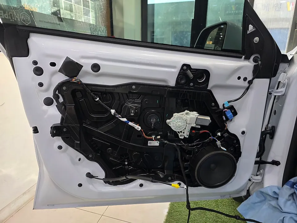 Tesla Model Y interior customization - Tesla Model Y Interior Customization Review photo 4