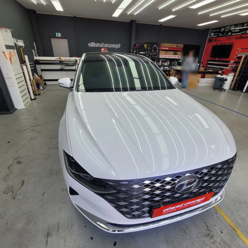 Hyundai Grandeur IG Vinyl Wrap Review — Stylish Black Mirror Caps