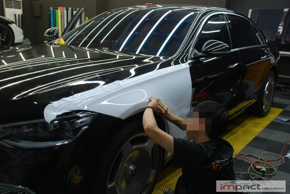 メルセデス・ベンツ Sクラス W223 カーラッピング事例 施工写真 1-2