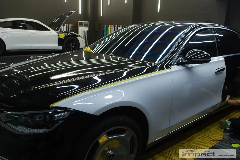 メルセデス・ベンツ Sクラス W223 カーラッピング事例 施工写真 2-2