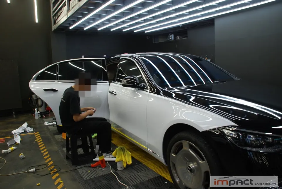 メルセデス・ベンツ Sクラス W223 カーラッピング事例 施工写真 3-2