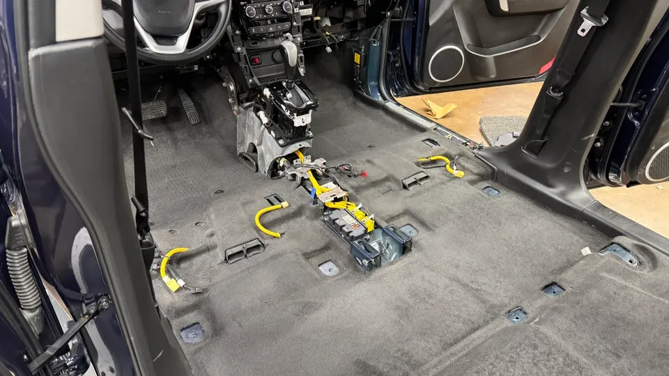 Chevrolet Captiva interior customization - Chevrolet Captiva Interior Customization Review: Cost & Results photo 3