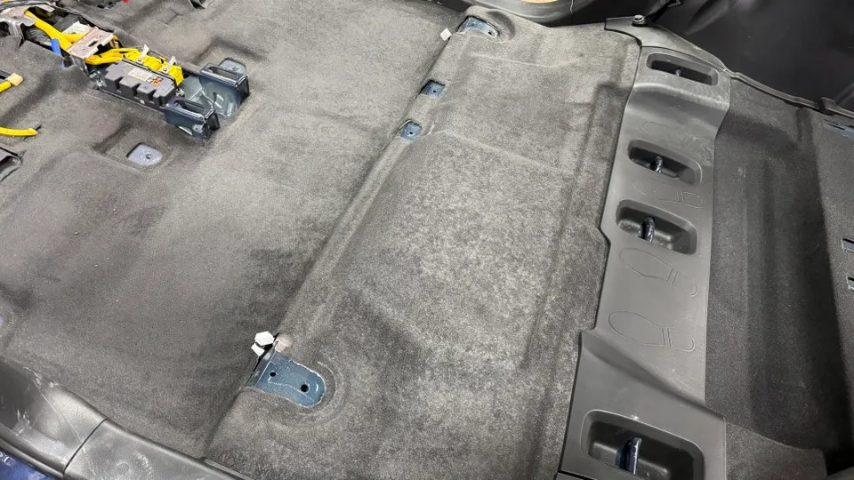 Chevrolet Captiva interior customization - Chevrolet Captiva Interior Customization Review: Cost & Results photo 4
