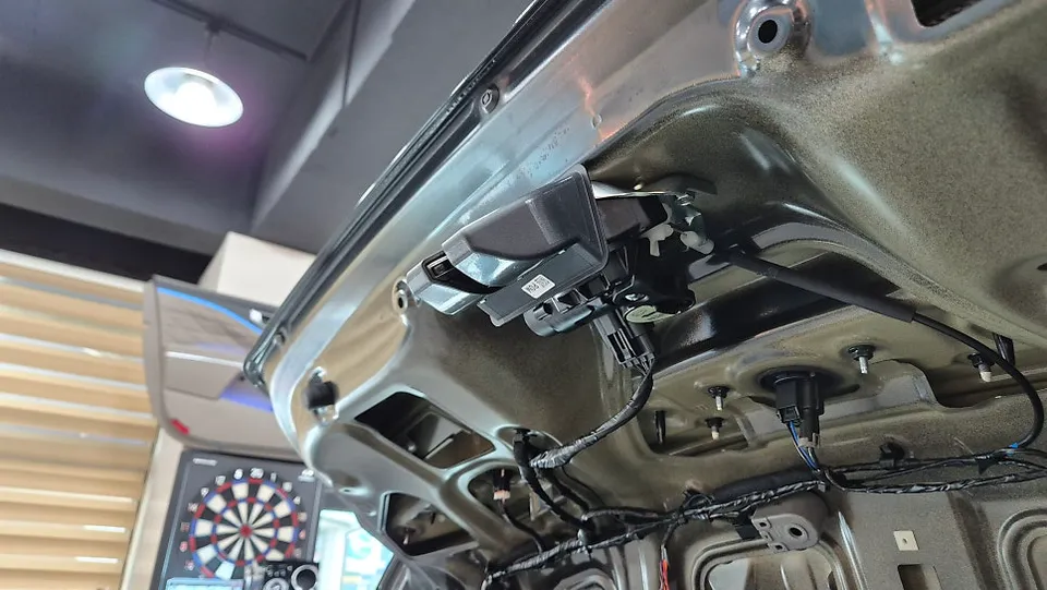 Kia K8 GL3 oem options - Kia K8 GL3 Power Tailgate Retrofit Review photo 3