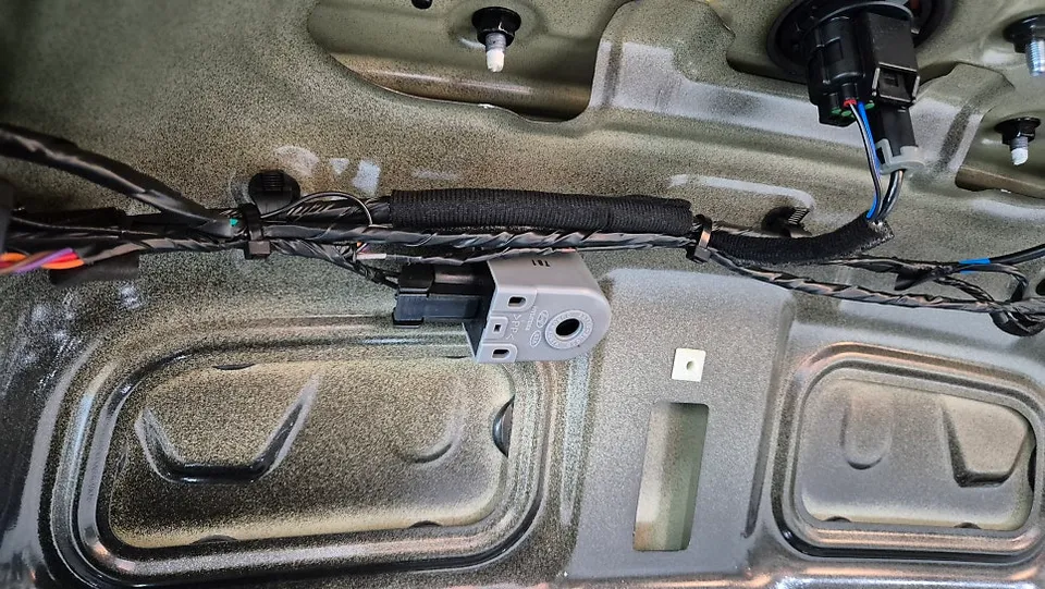 Kia K8 GL3 oem options - Kia K8 GL3 Power Tailgate Retrofit Review photo 4