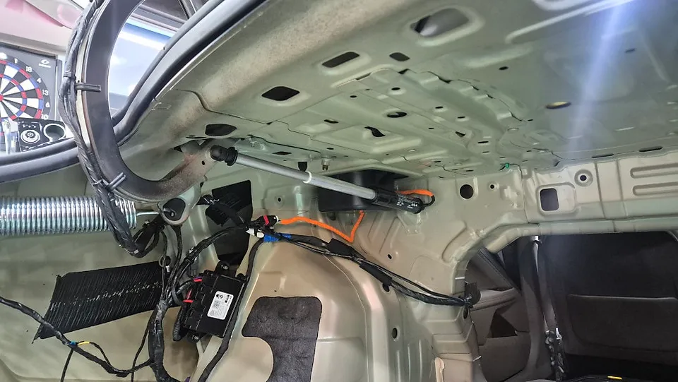 Kia K8 GL3 oem options - Kia K8 GL3 Power Tailgate Retrofit Review photo 5