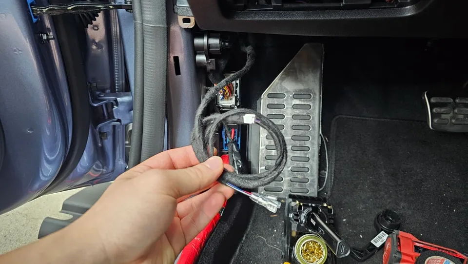 Hyundai Elantraのカーラッピング事例|費用目安・仕上がり 施工写真 1-2