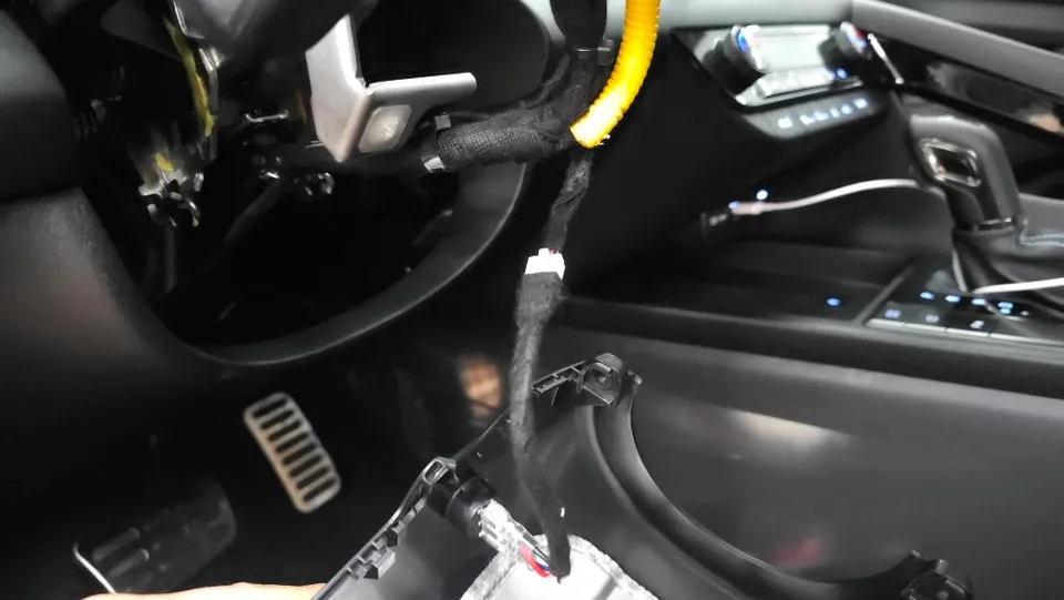 Hyundai Elantraのカーラッピング事例|費用目安・仕上がり 施工写真 2-2