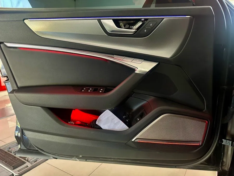 Audi A6 ambient lighting - Audi A6 Ambient Lighting Review: B&O Speaker Upgrade photo 6