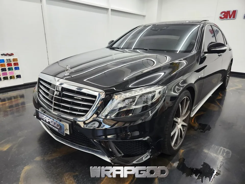 メルセデス・ベンツ S63 AMGのカーラッピング事例|費用目安・仕上がり 施工写真 2-1