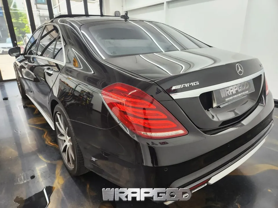 メルセデス・ベンツ S63 AMGのカーラッピング事例|費用目安・仕上がり 施工写真 1-2