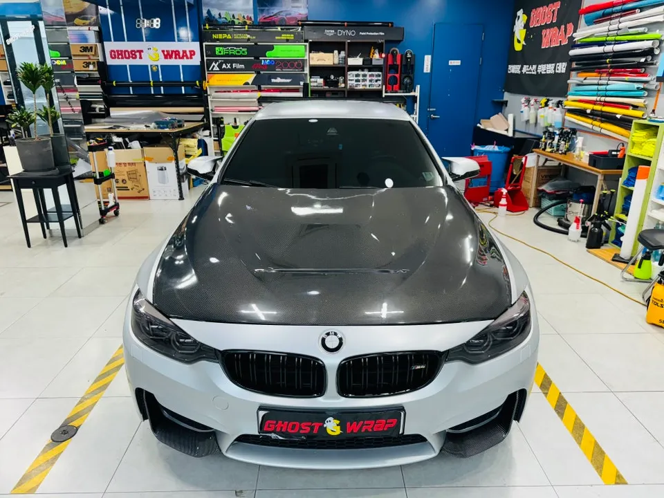 BMW M4のカーラッピング事例|費用目安・仕上がり 施工写真 3-1