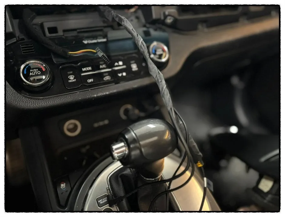Kia Sportageのドラレコ取付事例|費用目安・仕上がり 施工写真 3-2