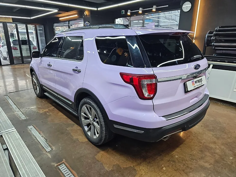 Ford Explorerのカーラッピング事例 施工写真 1-3