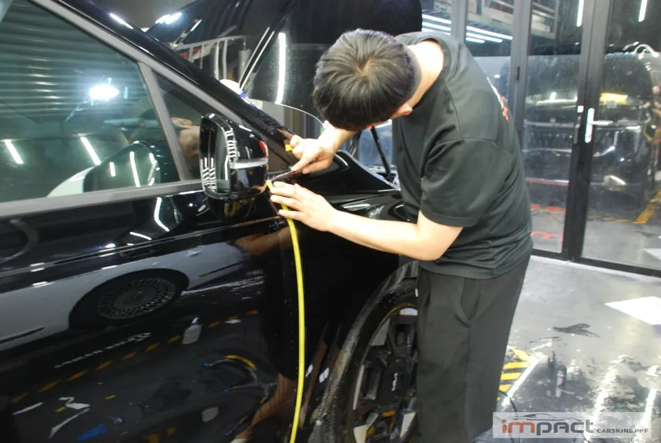 Kia Carnival Hi-LimousineのPPF施工事例｜韓国での部分再施工 施工写真 1-2